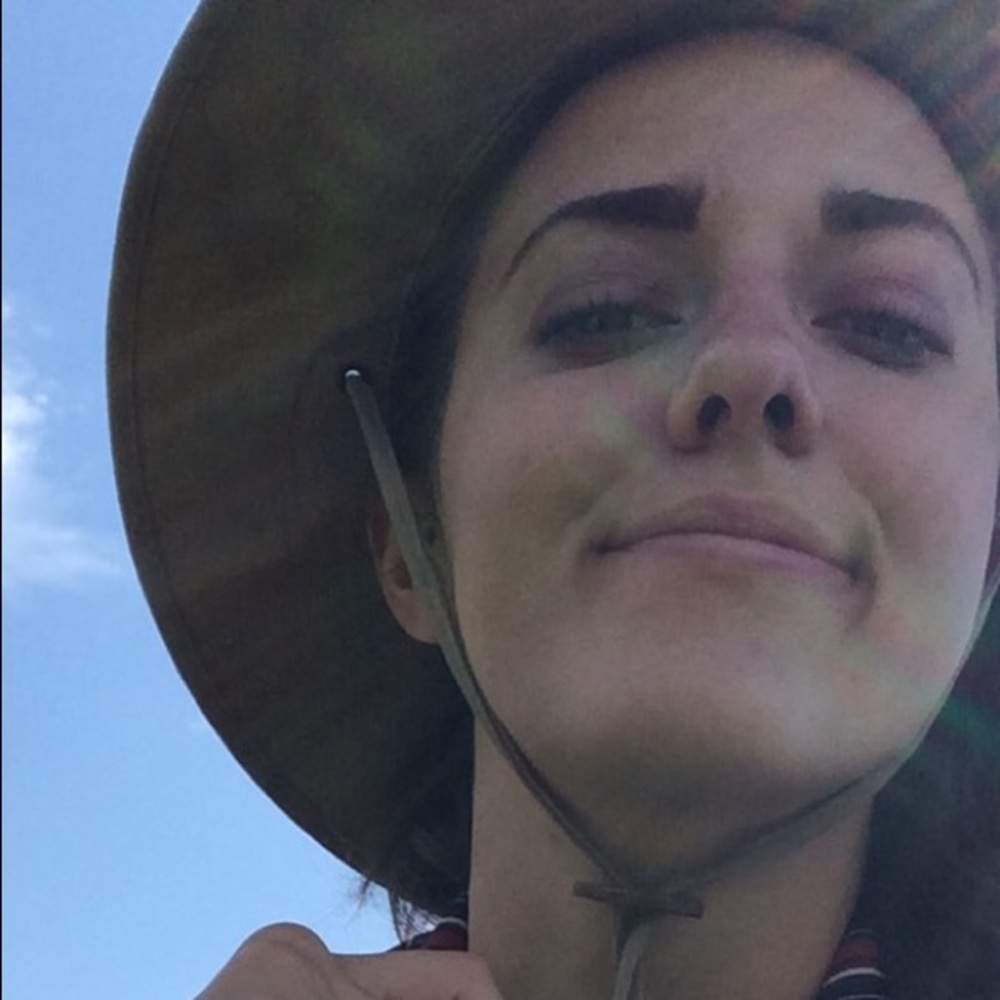 Meet your Posher, Leah